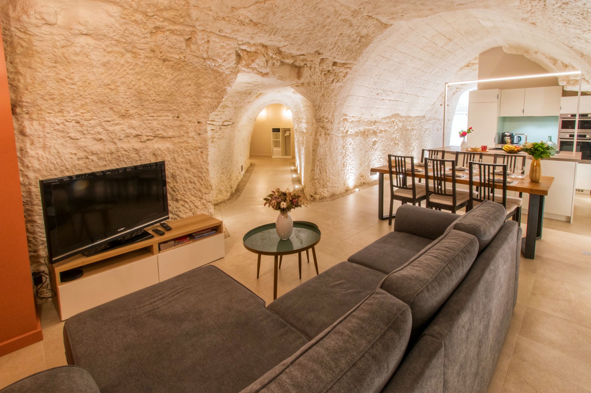 Vue d'ensemble gîte troglodyte