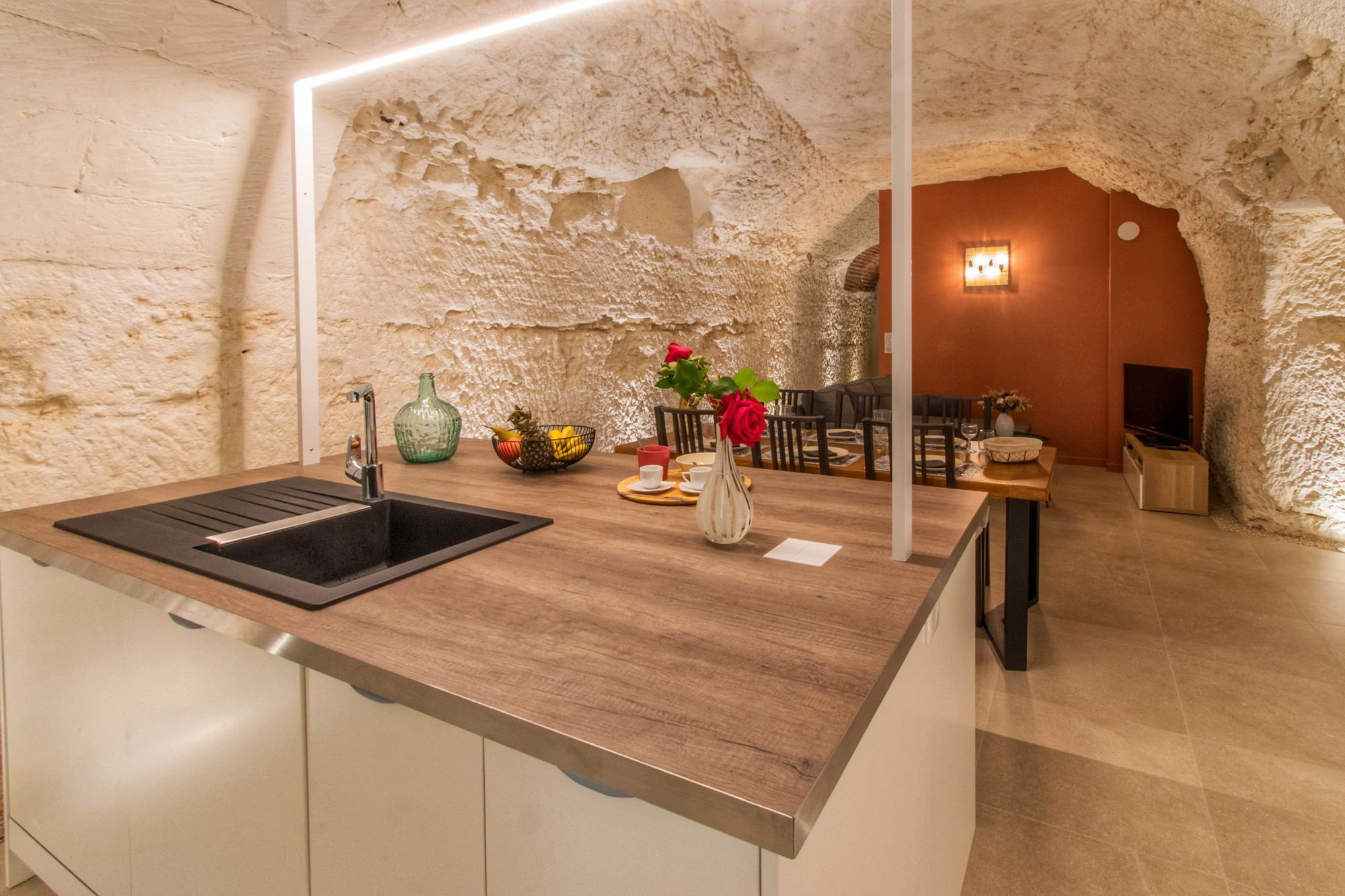 Vue d'ensemble gîte troglodyte